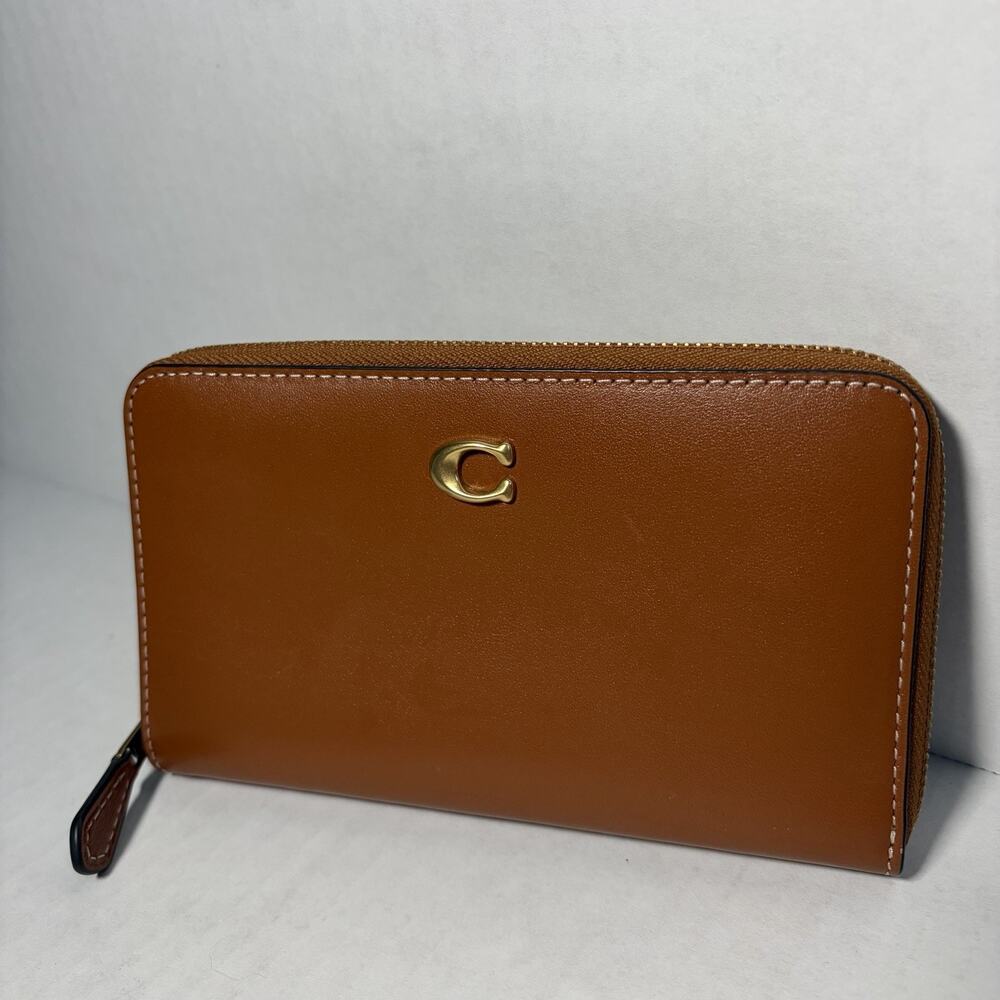 COACH Essential Medium Zip Around Wallet Brown Leather